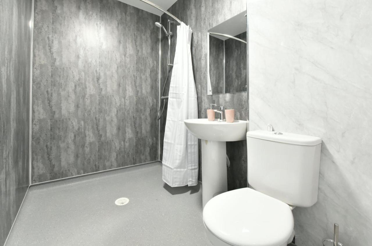 Aparthotel The Breath Taking Cube Pontefract Zewnętrze zdjęcie